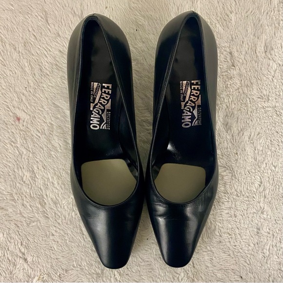 Salvatore Ferragamo Black Leather Kitten Heels Women’s Size 8.5B - Picture 6 of 12